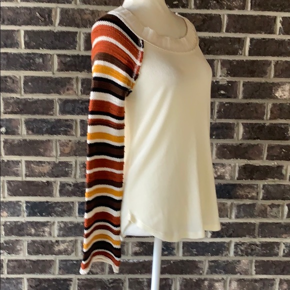 🆕 Altar’d State Thermal Top with sweater sleeves - Picture 4 of 12